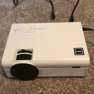 RCA PROJECTOR, comes with hdmi cord and remote